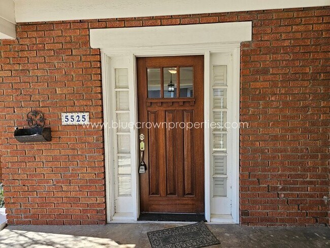 Foto del edificio - 5525 Richmond Ave