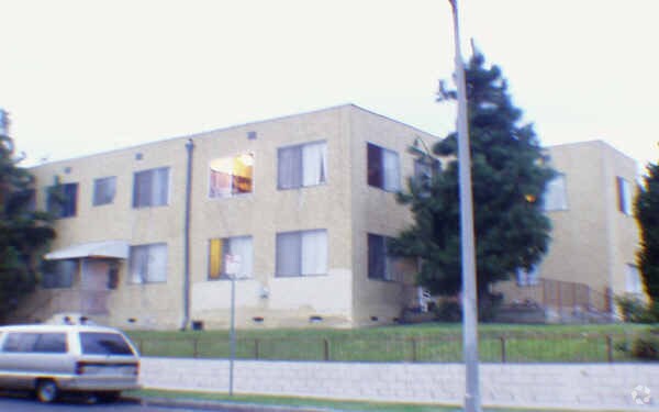 Primary Photo - 4603--4605 Oakwood Ave