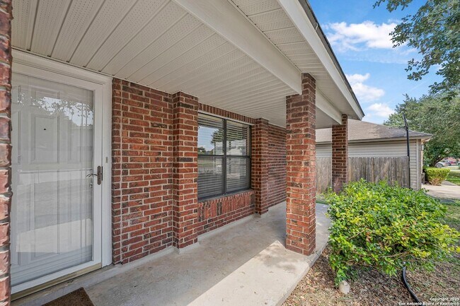 Foto del edificio - 9711 Diamond Cliff Dr