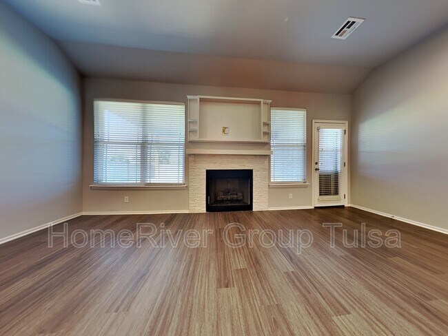 Foto del edificio - 12220 N 130th E Ave