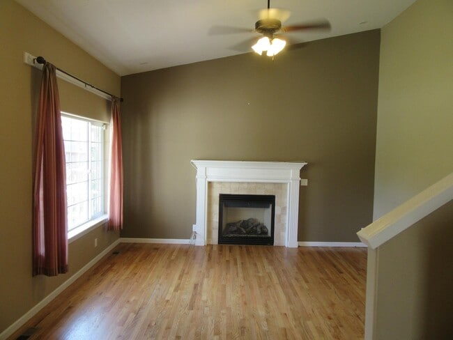 Building Photo - 1314 W Tualatin Dr