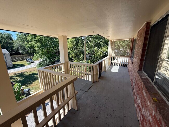 Building Photo - 801 N Ann St