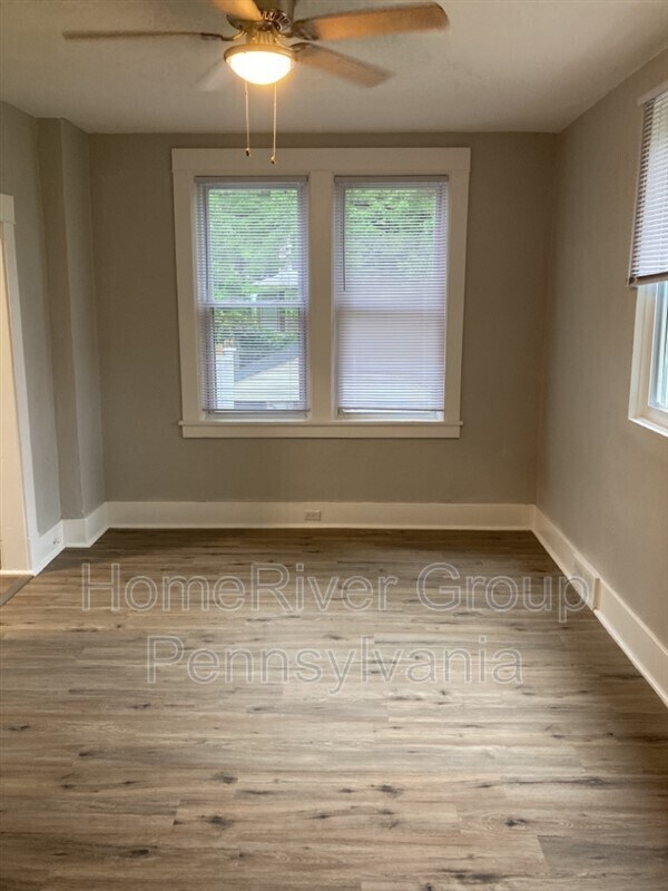Building Photo - 2941 Glen Mawr St