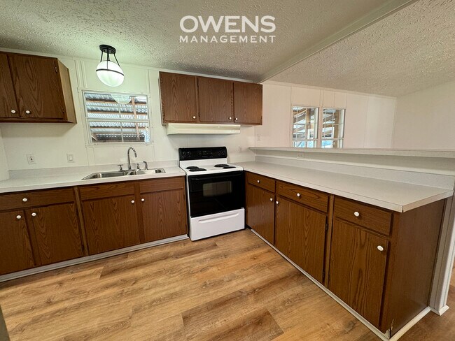Building Photo - 259 Bennet Cir