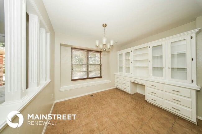 Building Photo - 9725 Pheasant Ln