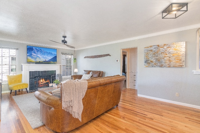 Building Photo - 2104 W State St