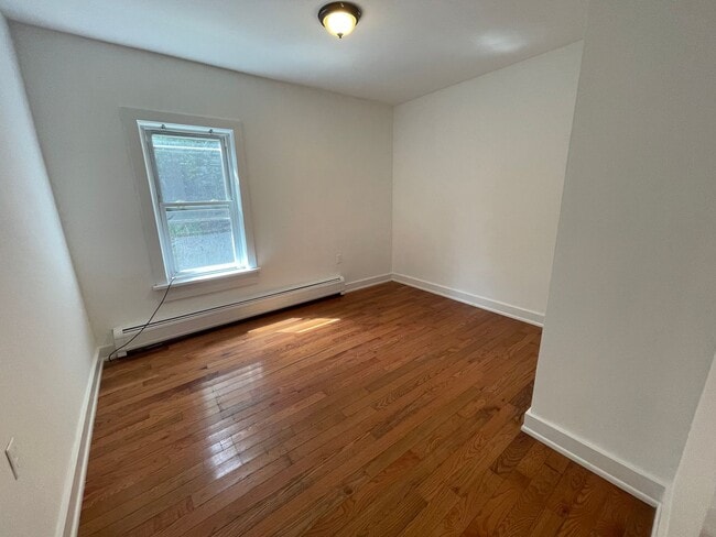 Building Photo - 129-131-131 E Quincy St