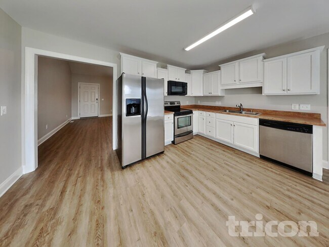 Foto del edificio - 224 Melanie Ln