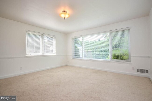 Foto del edificio - 3313 W Coquelin Terrace