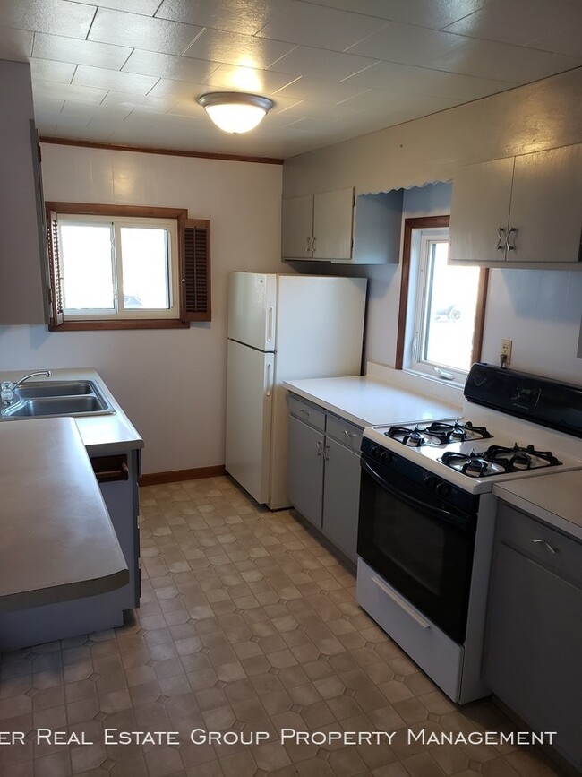 Foto del edificio - 3166 Larsen Rd