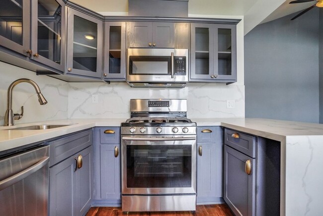 Foto del interior - 3636 W Imperial Hwy (B)