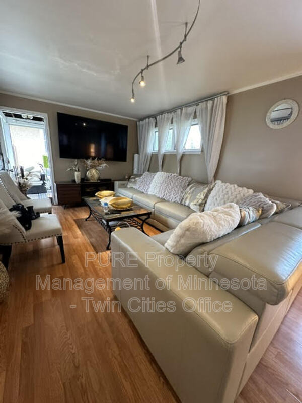 Foto del edificio - 1155 W James Ave