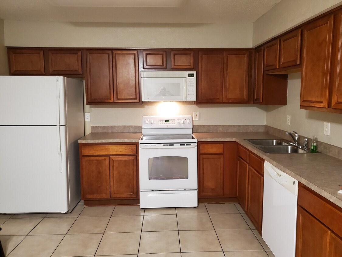 1635 Newport Pl Unit 7, Kenner, LA 70065 Condo for Rent in Kenner, LA