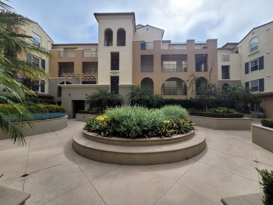 Primary Photo - Luxury Condo In Playa Vista