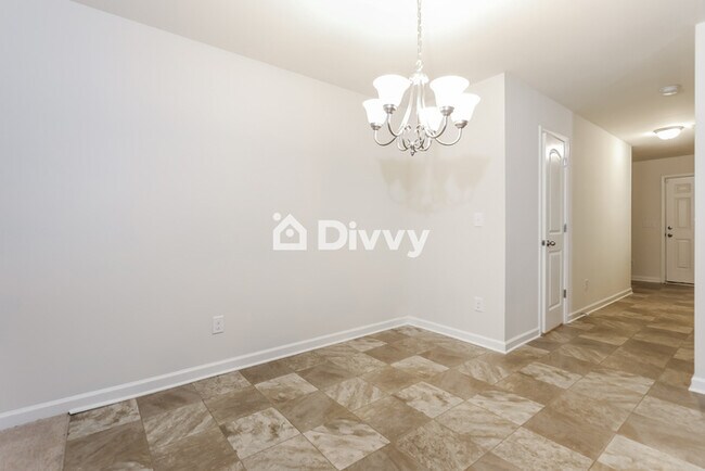 Building Photo - 1300 Forsythia Wy
