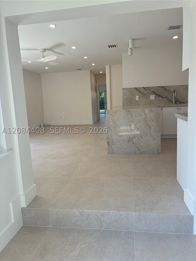Foto del edificio - 936 SW 19th St