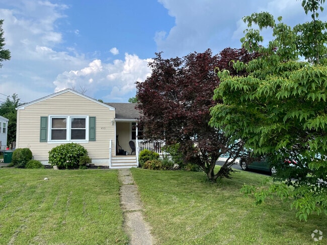 Building Photo - 4921 Demaio Dr
