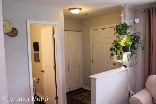 Building Photo - 3 br, 2.5 bath House - 708 Kaplan Court