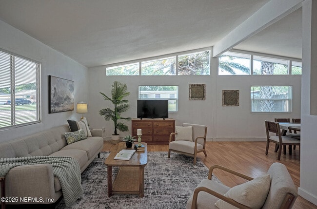 Building Photo - 2565 Burlingame Dr W