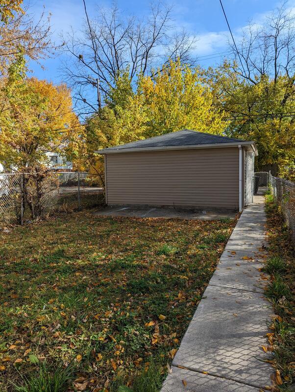 Building Photo - 5949 S Honore St