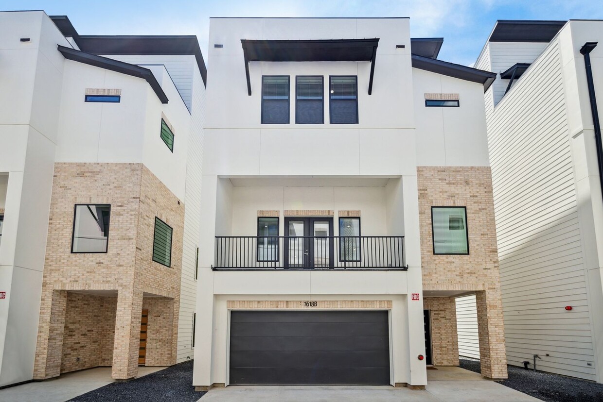 Foto principal - New Construction - 4 Bedroom 4.5 Bath Hous...