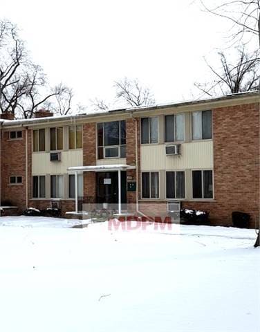 Building Photo - 17276 Bentler St