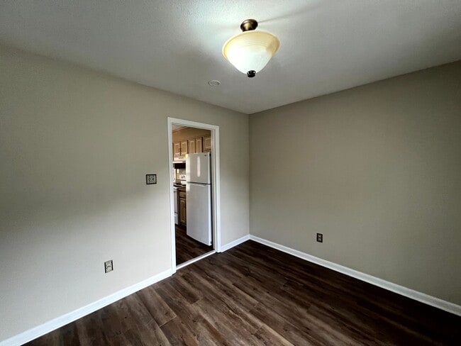 Building Photo - 109 Deerfield Dr