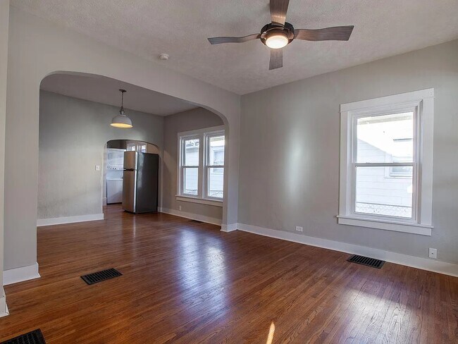 Foto del edificio - 1838 South St