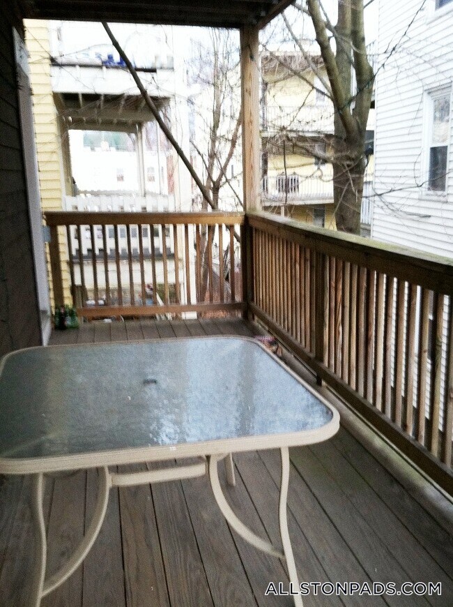 Foto del edificio - 58 Mansfield St