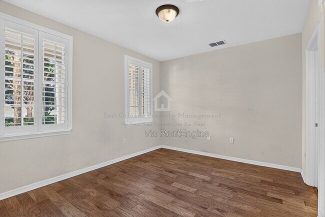Foto del edificio - 1383 Chatfield Pl