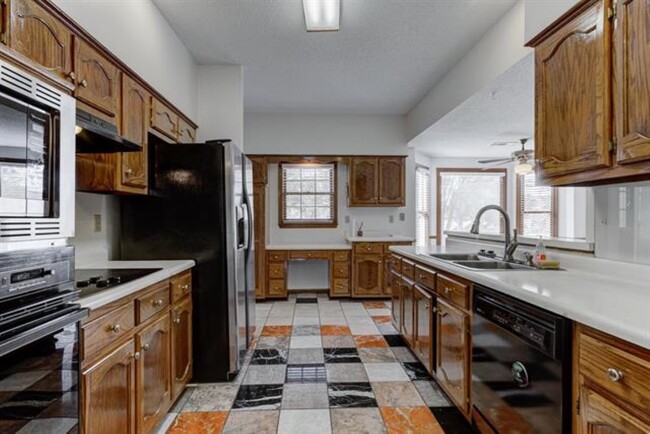 Foto del edificio - 837 N Walnut Bend Rd