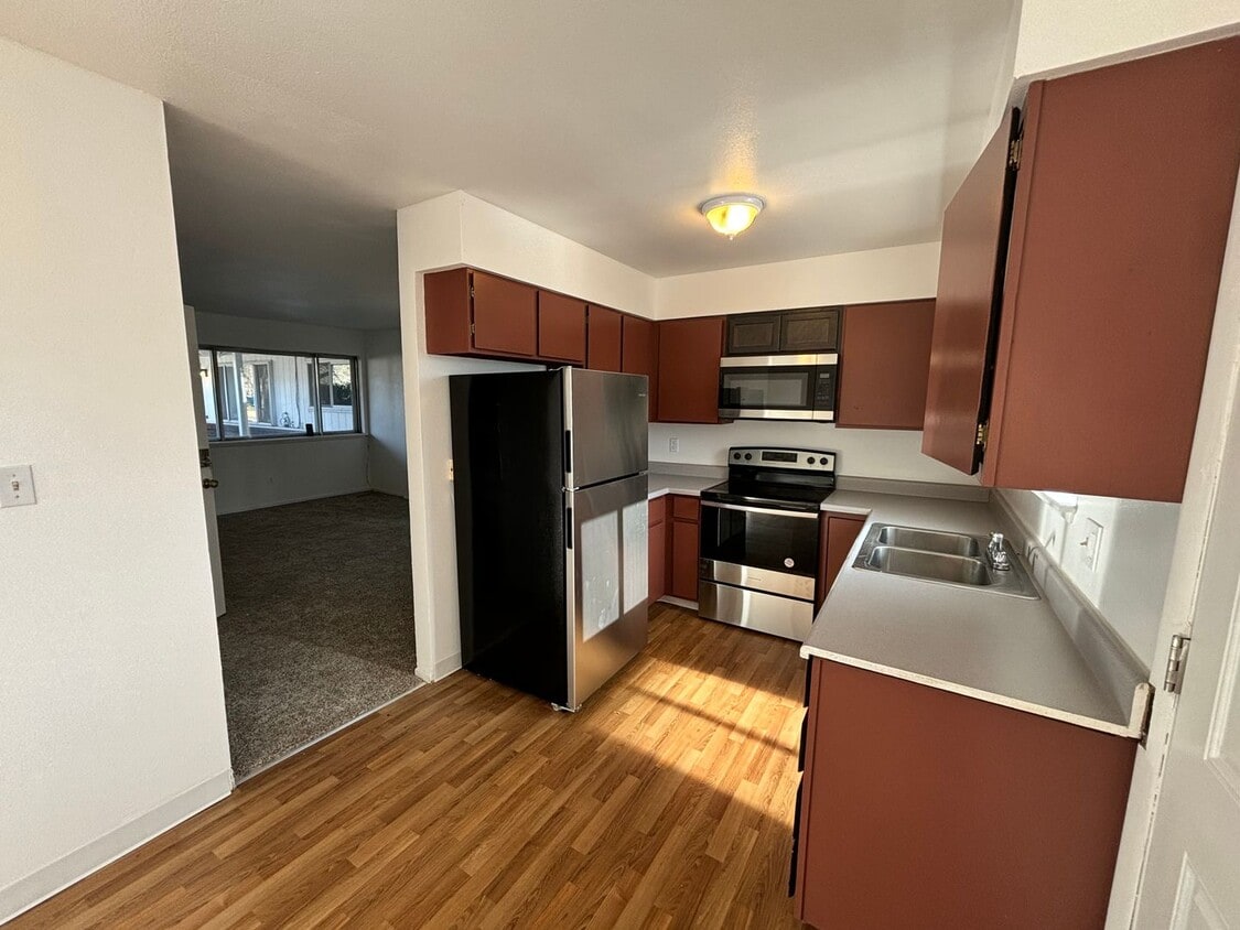 Primary Photo - 2 Bedroom 1 Bedroom House - Location Locat...