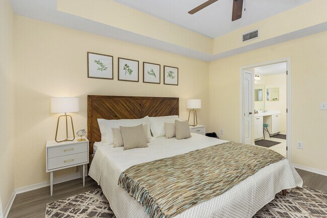 Foto del edificio - The Lakes At College Pointe