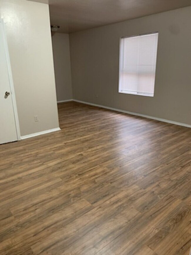 Foto del edificio - 2/1 HUD Accepted Fourplex in Bryan