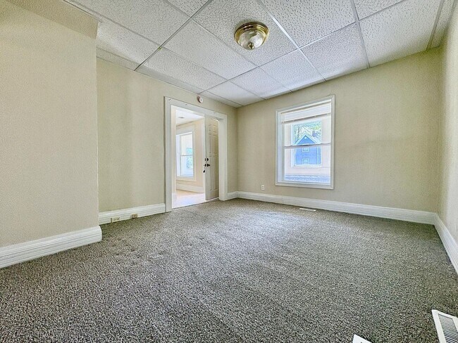 Foto del edificio - 117 E Fox St