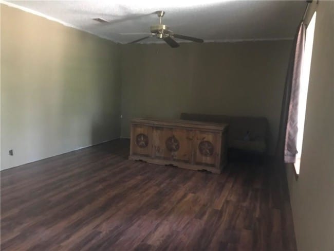 Building Photo - 14601 Cedar Acres Loop