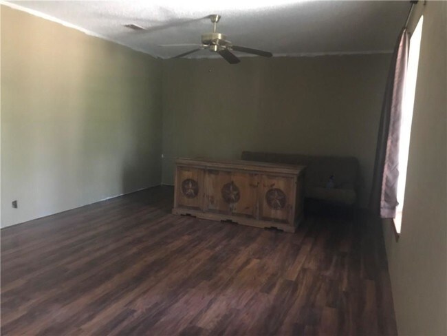 Foto del edificio - 14601 Cedar Acres Loop