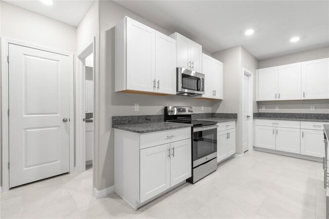 Foto del edificio - 15523 Peace River Pl