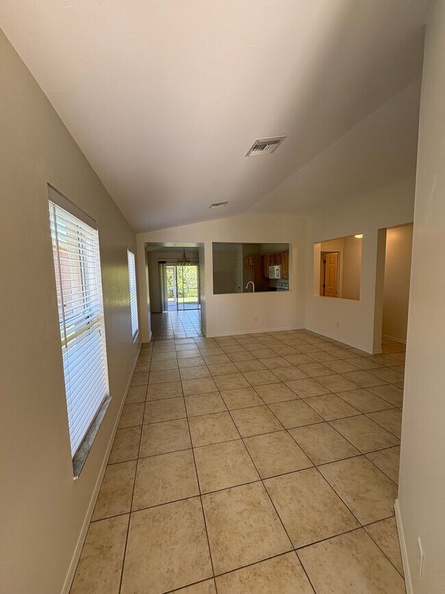 Building Photo - Now Leasing !