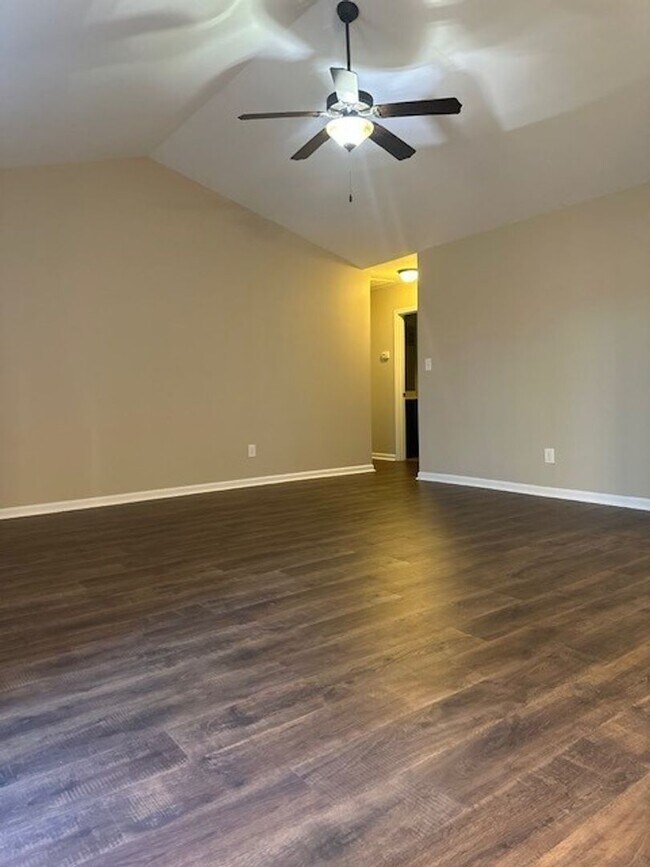 Foto del edificio - 3 Bed/2 Bath Home - 10 minutes to SJAFB!