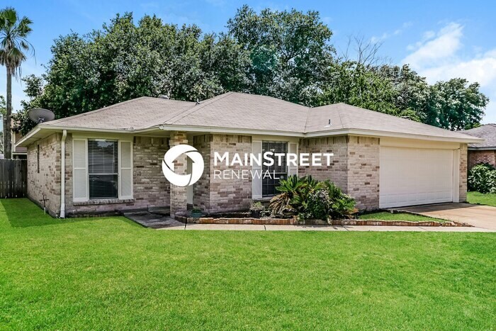 Foto principal - 3 Bedroom Pet-Friendly Home in Houston, TX...