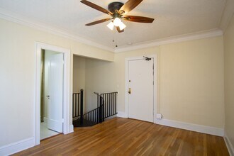 Building Photo - 1904 NE Couch St