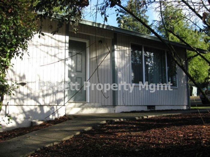 Primary Photo - 1801 Winfield Ave
