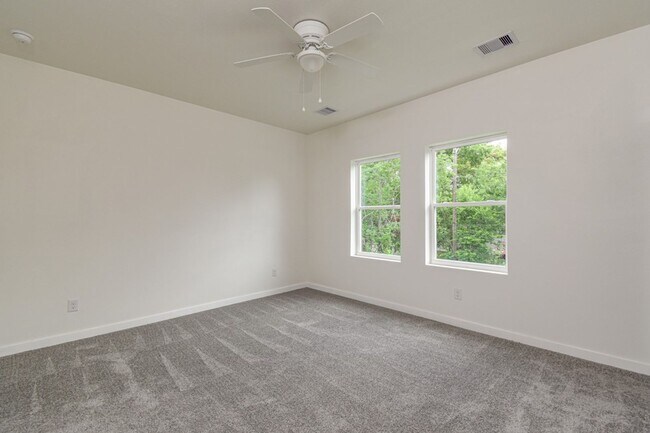 Building Photo - 1232 3rd Ave N