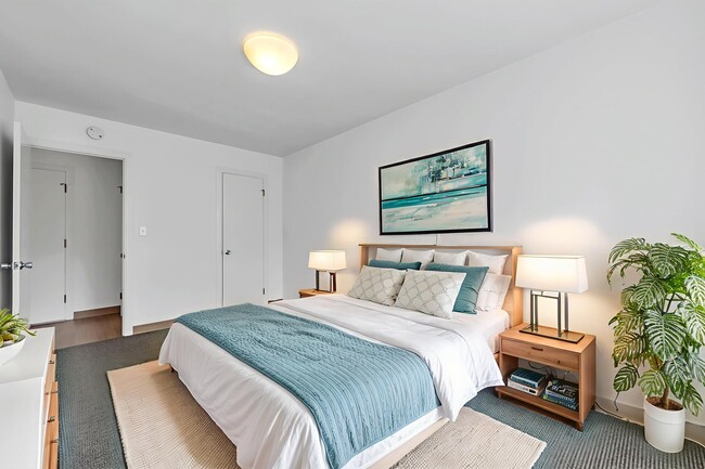 Building Photo - Uptown Arms & Manor