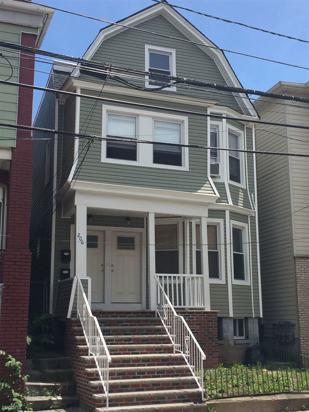 Primary Photo - 206 Bergen Ave