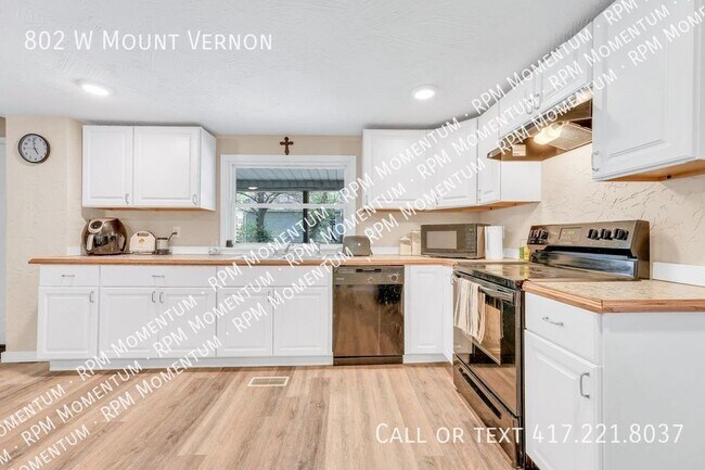 Building Photo - 6 BEDROOM/3 BATH Close to all things Downt...