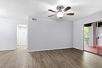 Building Photo - 2744 Briarhurst Dr