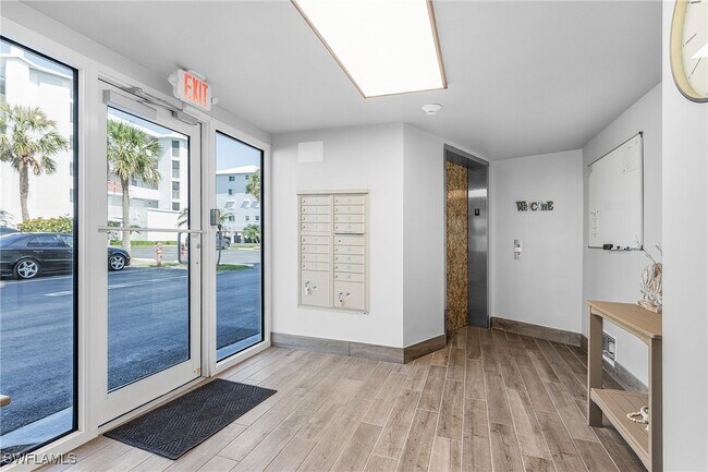 Foto del edificio - 4531 Bay Beach Ln