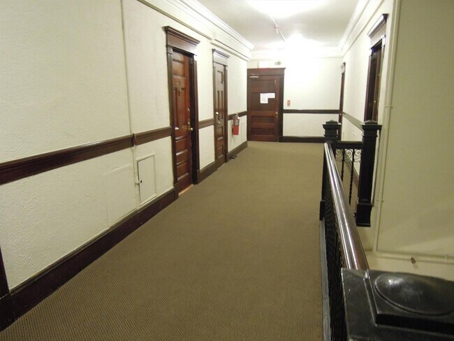 Foto del edificio - 8 Garrison St